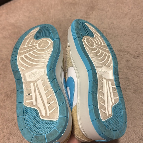 Nike Jordan Elevate Sneakers - Picture 3 of 4